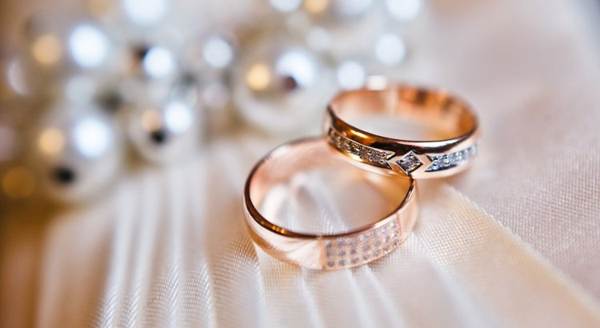 Anillos de boda: signos y supersticiones 
