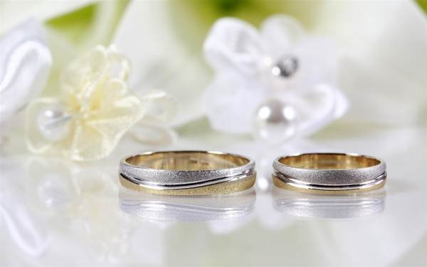 Anillos de boda: signos y supersticiones 