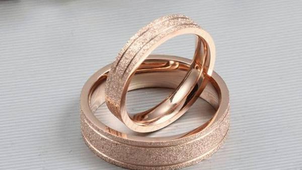 Anillos de boda: signos y supersticiones 