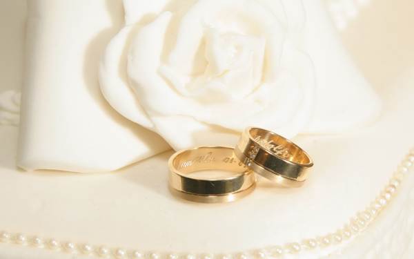 Anillos de boda: signos y supersticiones 