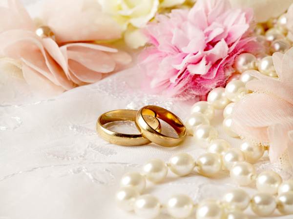 Anillos de boda: signos y supersticiones 