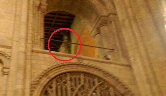 En la catedral británica fotografió el fantasma de un obispo