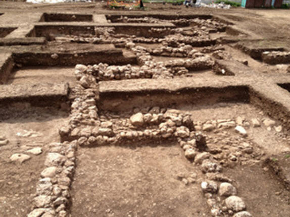 Los restos de un asentamiento de la Edad de Piedra, entre los cuales se encontró una misteriosa estatua